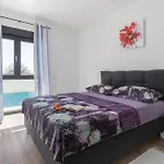 Beautiful In With Kitchen *