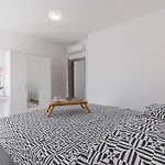 Feriehus Beautiful In With Kitchen Pula