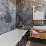 Beautiful In With Kitchen *