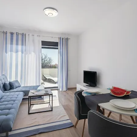 Beautiful In With Kitchen *