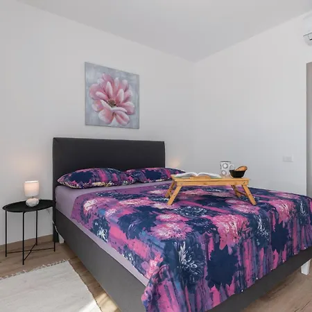 בית נופש Beautiful In With Kitchen *