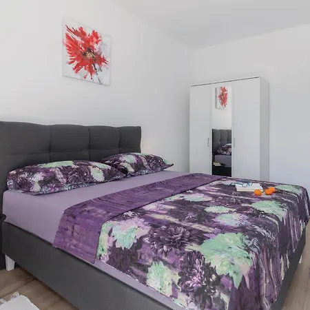 Beautiful In With Kitchen בית נופש *