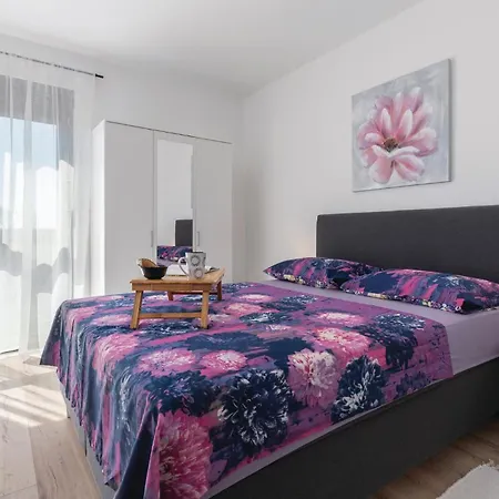 Luxurious In Feriehus Pula
