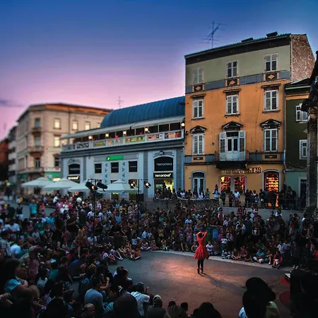 Luxurious In Pula